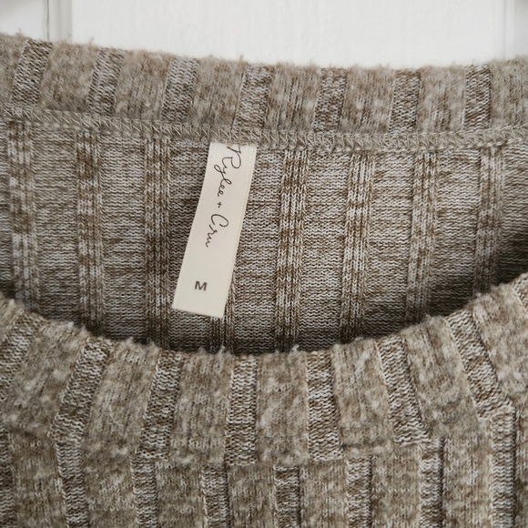 Rylee + Cru Women's Ribbed Top - Picture 5 of 6